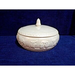 Arnel's Vintage Porcelain 2 Quart Iridescent Pearl Covered Serving Bowl 8.5"Rd